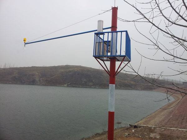 水庫全（quán）自動報警控製投入式液位（wèi）傳（chuán）感（gǎn）器