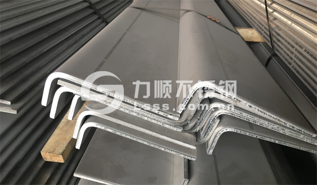 折彎(wān)加工角鋼