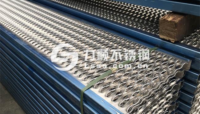 鱷魚嘴防滑板廠(chǎng)家