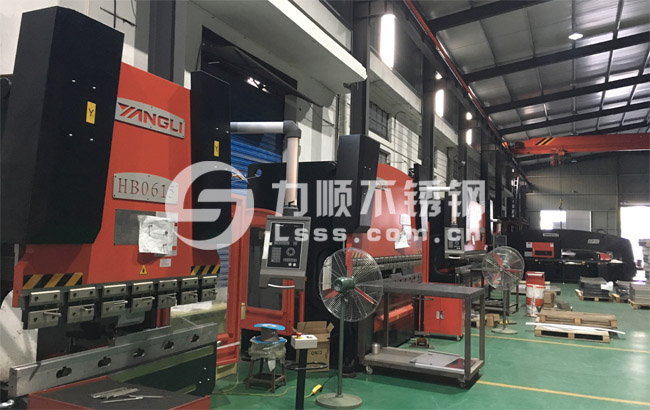 折彎(wān)加工車間