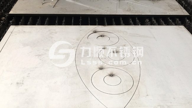 激(jī)光切割加工不鏽鋼厚板(bǎn)