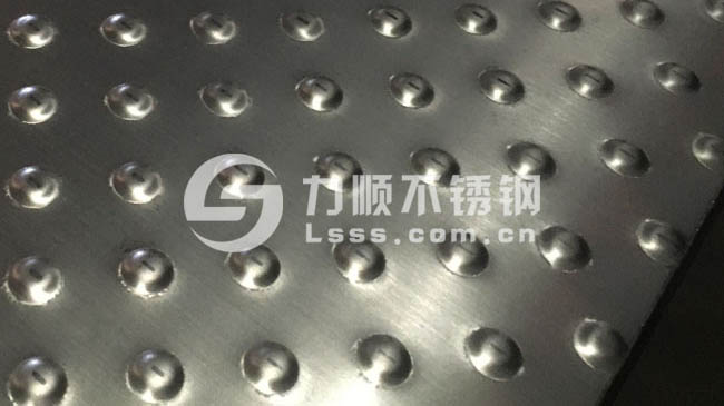 不鏽鋼圓豆(dòu)花紋板