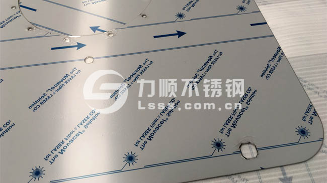 激光切(qiē)割加工不鏽(xiù)鋼板