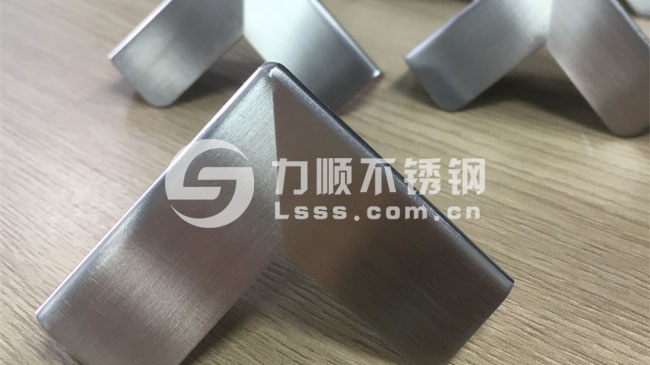 不鏽鋼拉絲板焊接無縫化處理效果