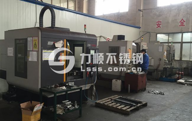 機（jī）加工車間 - 無錫午夜福利视频不鏽（xiù）鋼公司