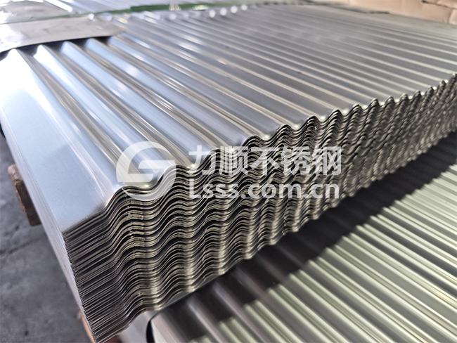 304不鏽鋼瓦 不鏽（xiù）鋼壓型板 不（bú）鏽鋼（gāng）壓瓦 波浪瓦
